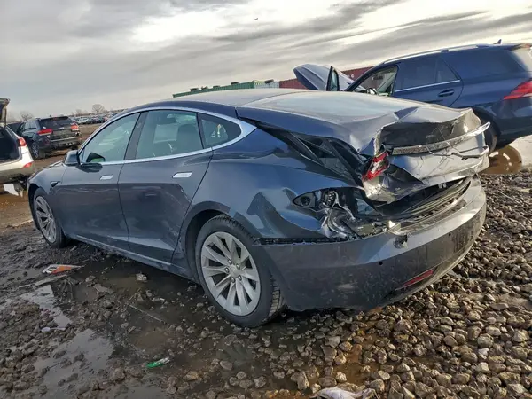 5YJSA1E22JF286202 2018 TESLA MODEL S - Image 2