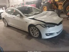 5YJSA1E22JF293103 2018 TESLA MODEL S