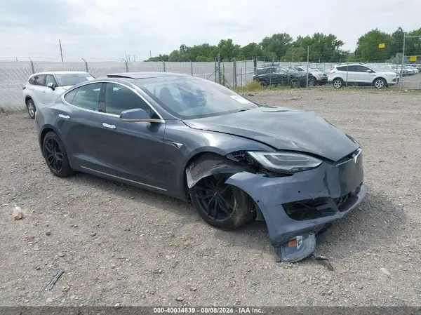 5YJSA1E22KF300407 2019 TESLA MODEL S - Image 1