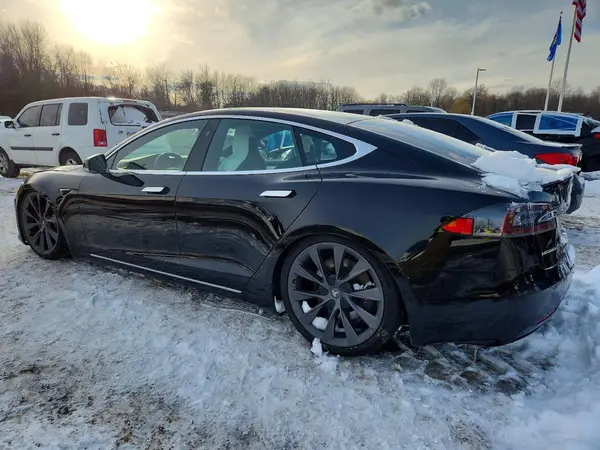 5YJSA1E22KF306398 2019 TESLA MODEL S - Image 2