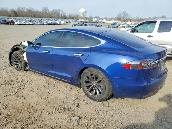 5YJSA1E22KF330085 2019 TESLA MODEL S - Image 2