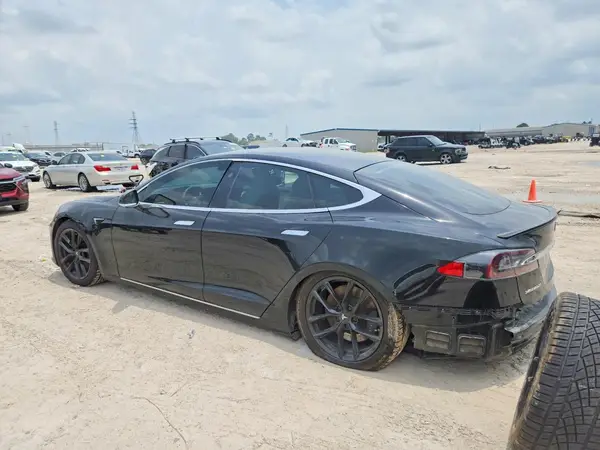 5YJSA1E22LF399943 2020 TESLA MODEL S - Image 2