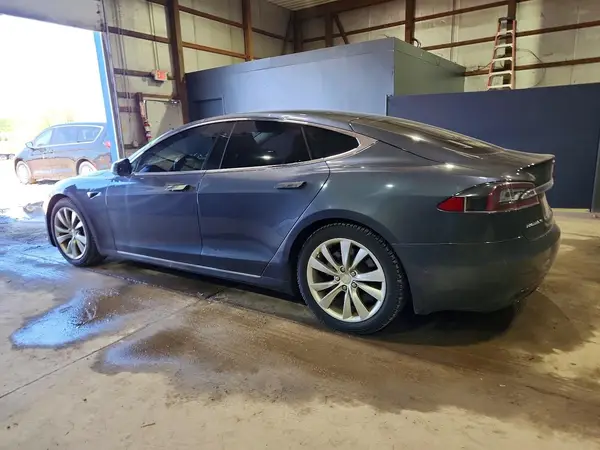 5YJSA1E23HF183445 2017 TESLA MODEL S - Image 2