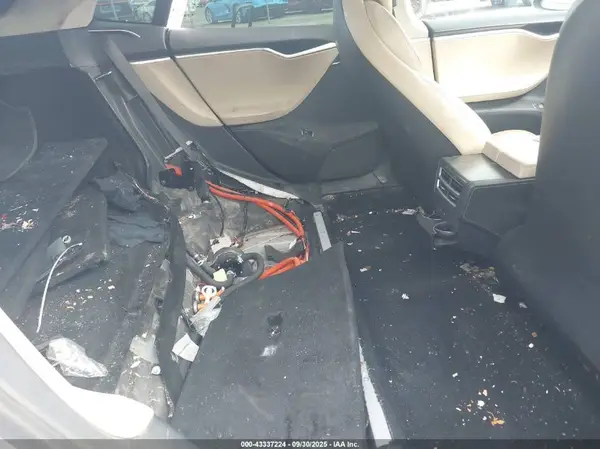 5YJSA1E23HF185115 2017 TESLA MODEL S - Image 8