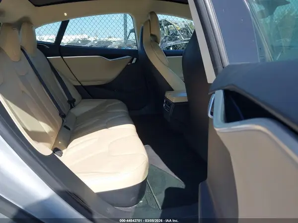 5YJSA1E23HF190895 2017 TESLA MODEL S - Image 8