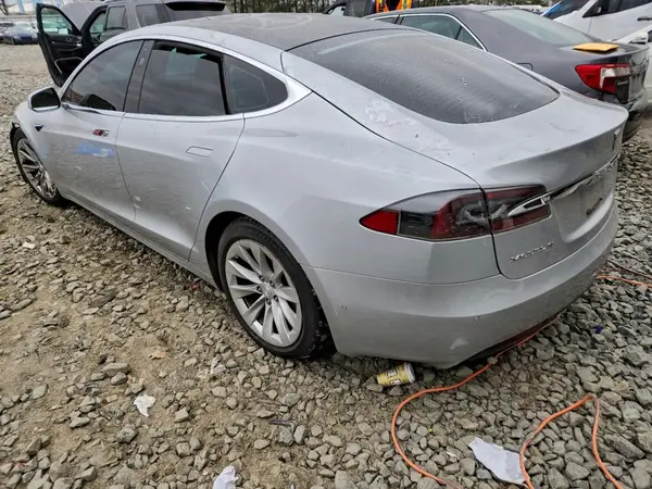 5YJSA1E23HF229131 2017 TESLA MODEL S - Image 2