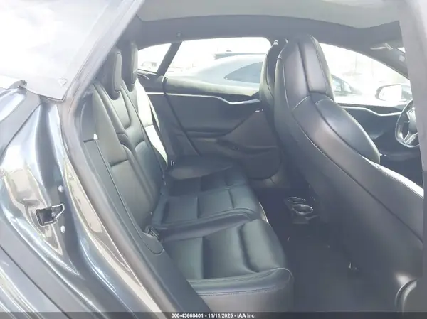 5YJSA1E23JF235999 2018 TESLA MODEL S - Image 8