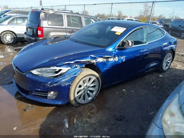5YJSA1E23JF243133 2018 TESLA MODEL S - Image 2