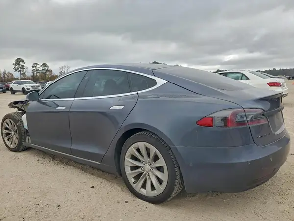 5YJSA1E23JF244816 2018 TESLA MODEL S - Image 2