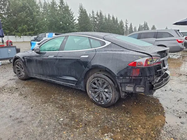 5YJSA1E23JF245822 2018 TESLA MODEL S - Image 2