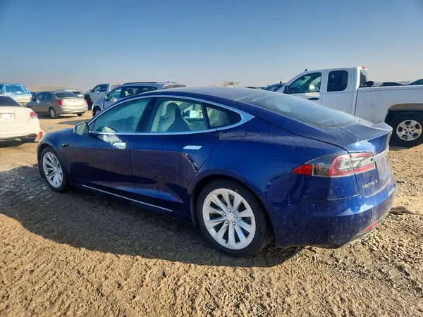 5YJSA1E23JF245867 2018 TESLA MODEL S - Image 2