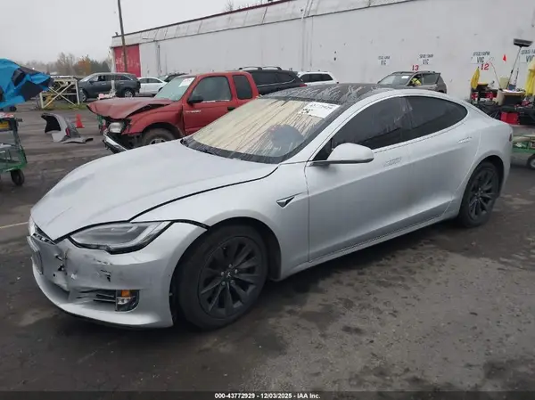 5YJSA1E23JF246677 2018 TESLA MODEL S - Image 2