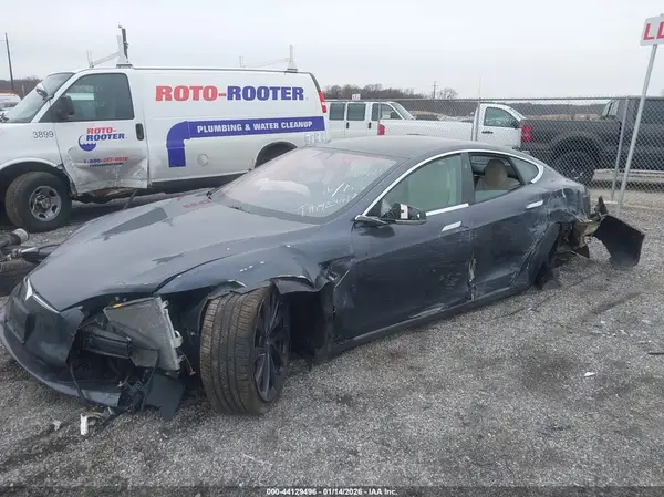 5YJSA1E23JF256724 2018 TESLA MODEL S - Image 2