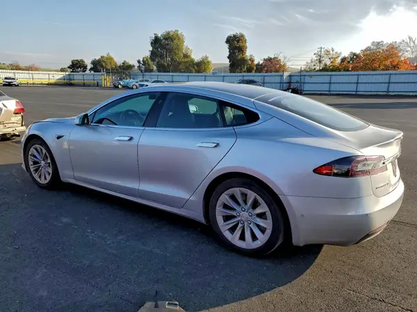 5YJSA1E23JF259218 2018 TESLA MODEL S - Image 2