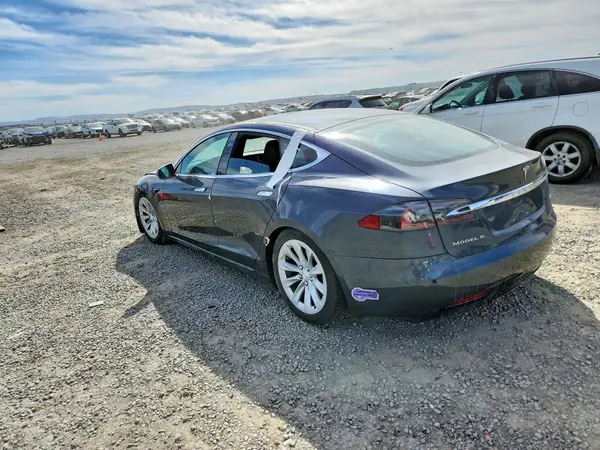 5YJSA1E23JF261860 2018 TESLA MODEL S - Image 2