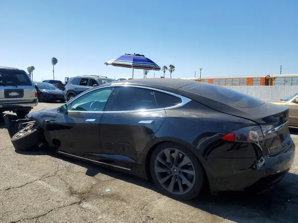 5YJSA1E23JF270669 2018 TESLA MODEL S - Image 2