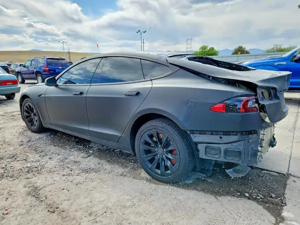 5YJSA1E23JF275726 2018 TESLA MODEL S - Image 2