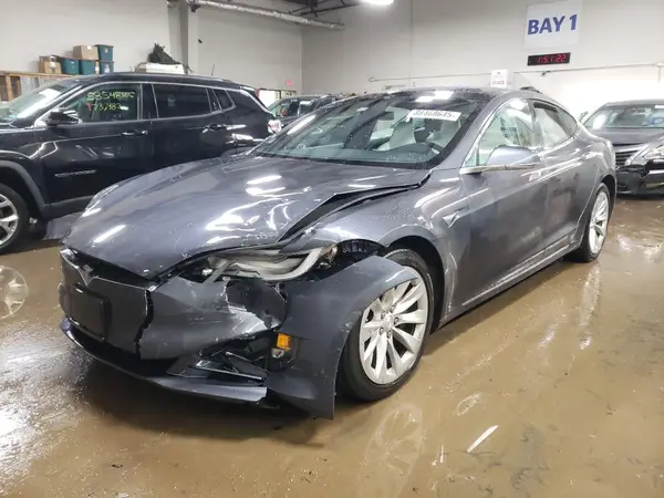 5YJSA1E23JF277962 2018 TESLA MODEL S - Image 1