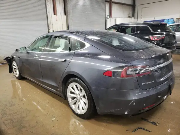 5YJSA1E23JF277962 2018 TESLA MODEL S - Image 2