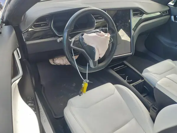 5YJSA1E23JF280702 2018 TESLA MODEL S - Image 8