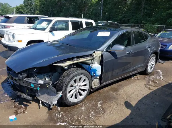 5YJSA1E23JF285107 2018 TESLA MODEL S - Image 2
