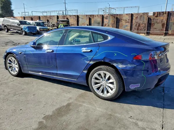5YJSA1E23JF288041 2018 TESLA MODEL S - Image 2