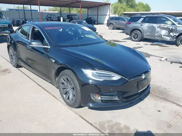 5YJSA1E23KF302229 2019 TESLA MODEL S - Image 1
