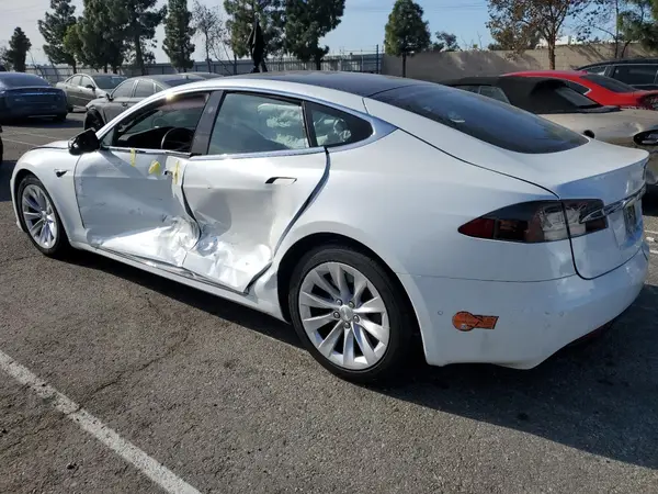 5YJSA1E23LF366188 2020 TESLA MODEL S - Image 2