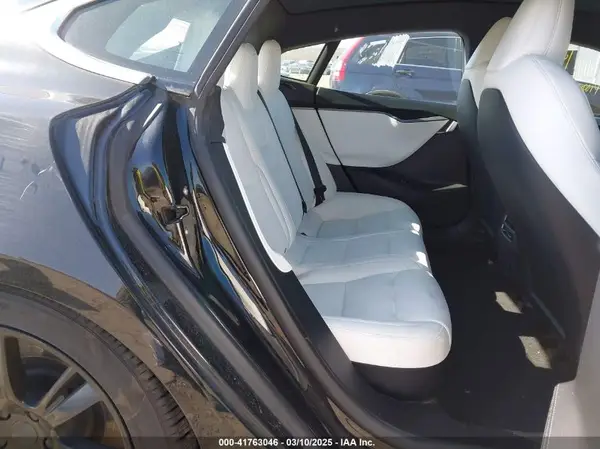 5YJSA1E23LF381872 2020 TESLA MODEL S - Image 8