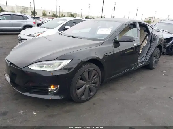 5YJSA1E23LF390913 2020 TESLA MODEL S - Image 2