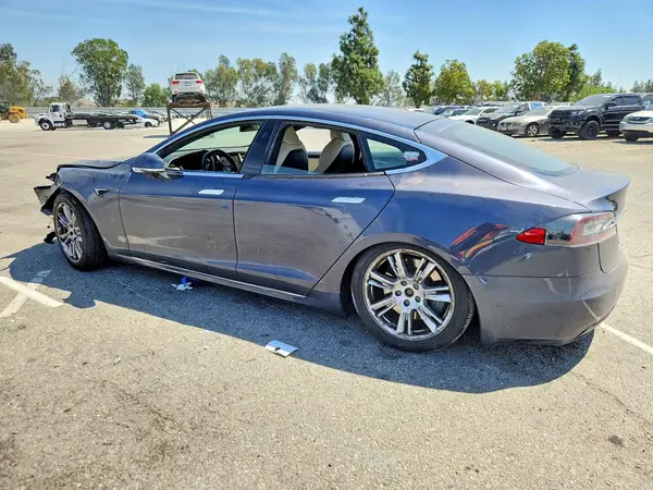 5YJSA1E23LF413896 2020 TESLA MODEL S - Image 2