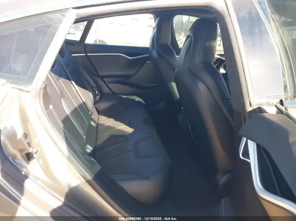 5YJSA1E24GF150520 2016 TESLA MODEL S - Image 8