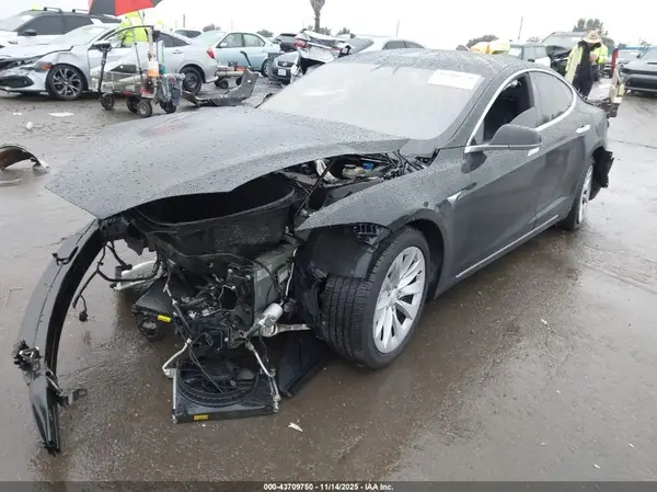 5YJSA1E24HF196057 2017 TESLA MODEL S - Image 2