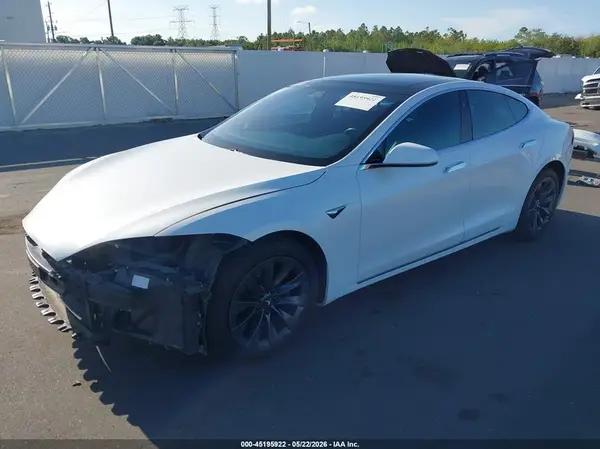 5YJSA1E24JF242427 2018 TESLA MODEL S - Image 2