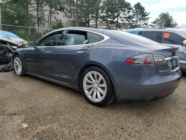 5YJSA1E24JF243240 2018 TESLA MODEL S - Image 2