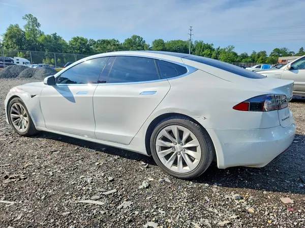 5YJSA1E24JF244887 2018 TESLA MODEL S - Image 2