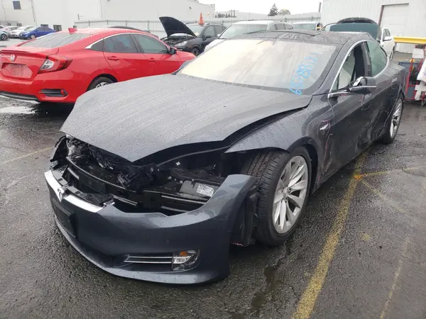 5YJSA1E24JF245215 2018 TESLA MODEL S - Image 2