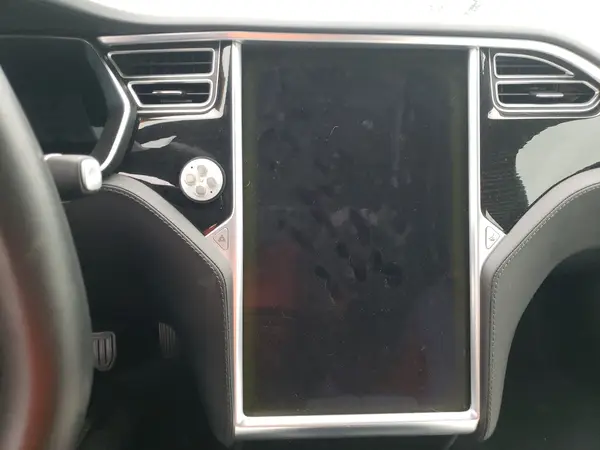 5YJSA1E24JF245215 2018 TESLA MODEL S - Image 8