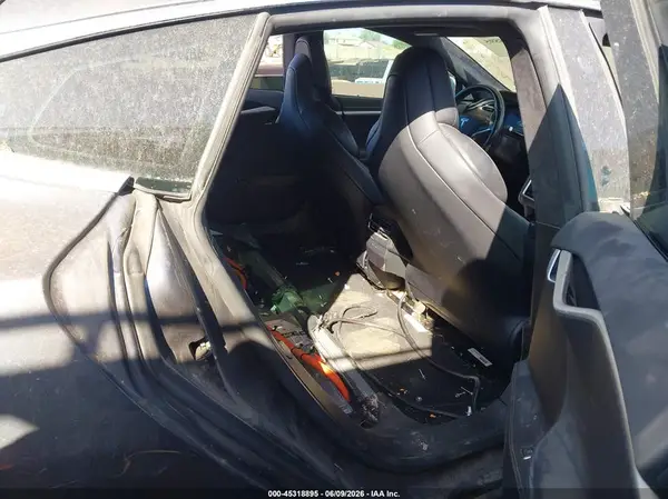 5YJSA1E24JF245845 2018 TESLA MODEL S - Image 8