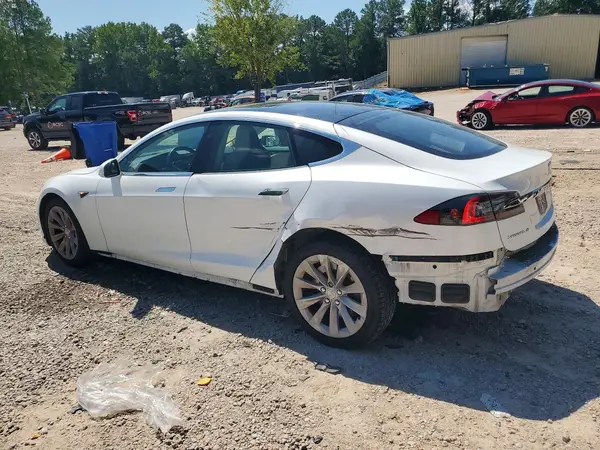 5YJSA1E24JF252407 2018 TESLA MODEL S - Image 2
