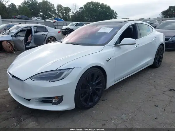 5YJSA1E24JF257042 2018 TESLA MODEL S - Image 2