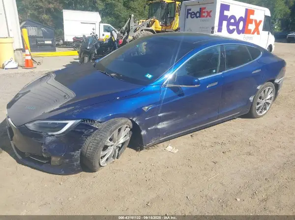 5YJSA1E24JF261107 2018 TESLA MODEL S - Image 2