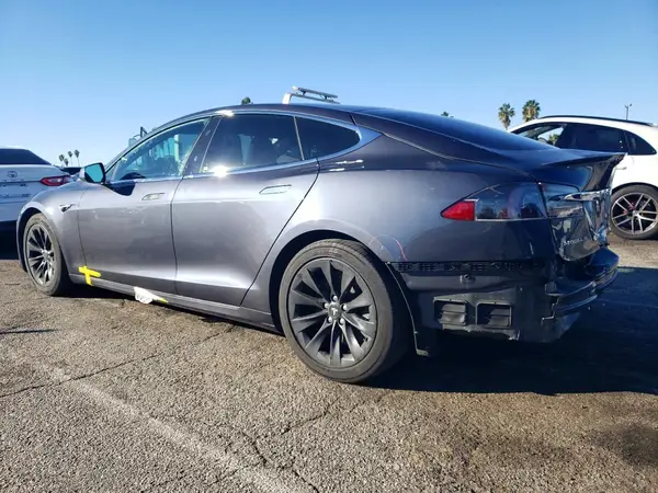 5YJSA1E24JF261446 2018 TESLA MODEL S - Image 2