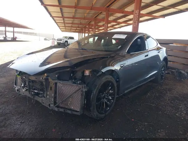 5YJSA1E24JF261849 2018 TESLA MODEL S - Image 2