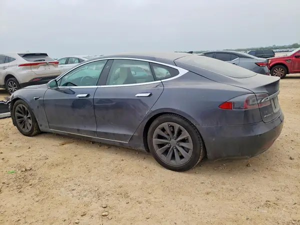 5YJSA1E24JF263228 2018 TESLA MODEL S - Image 2