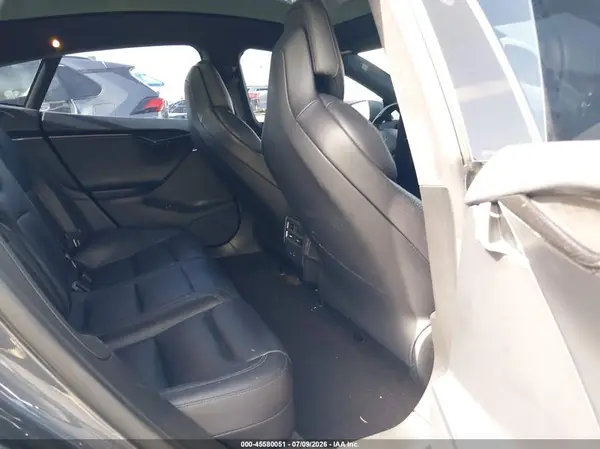 5YJSA1E24JF268283 2018 TESLA MODEL S - Image 8