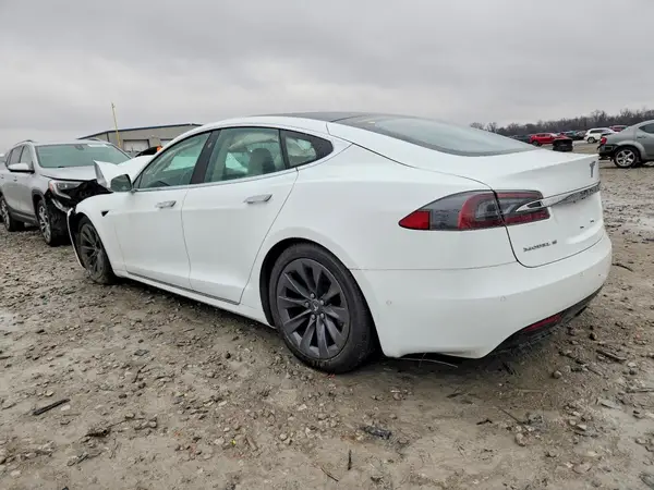 5YJSA1E24JF273919 2018 TESLA MODEL S - Image 2