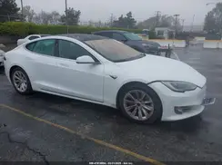 5YJSA1E24JF275038 2018 TESLA MODEL S