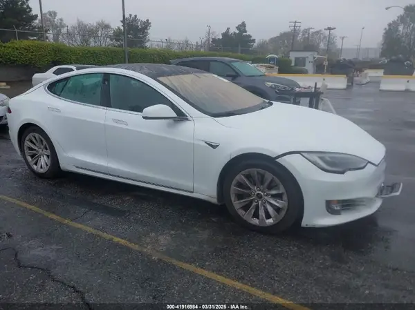 5YJSA1E24JF275038 2018 TESLA MODEL S - Image 1