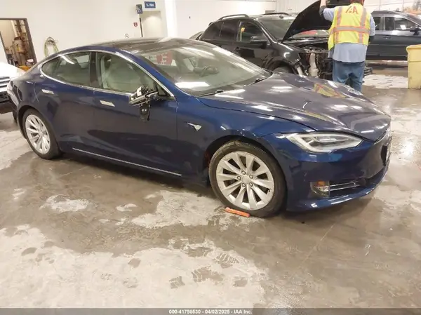 5YJSA1E24JF276044 2018 TESLA MODEL S - Image 1